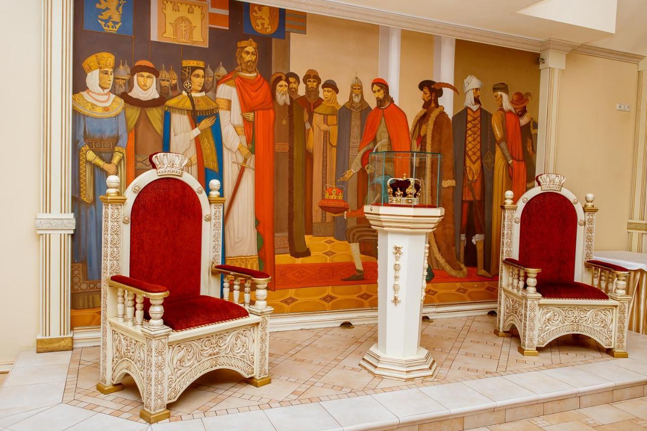 Галицька Корона Davidov المظهر الخارجي الصورة